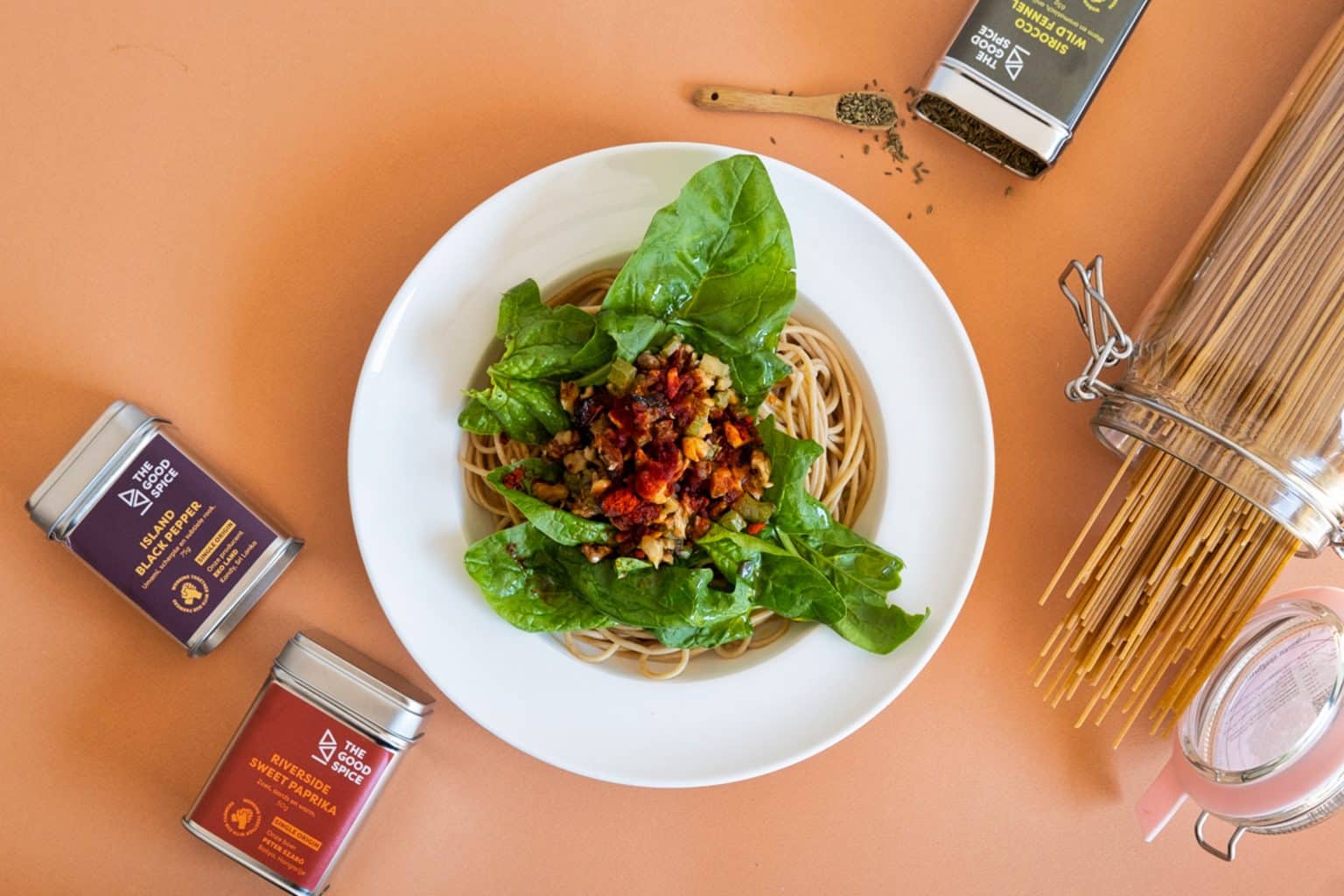 Spaghetti met walnoten-gehakt en spinazie