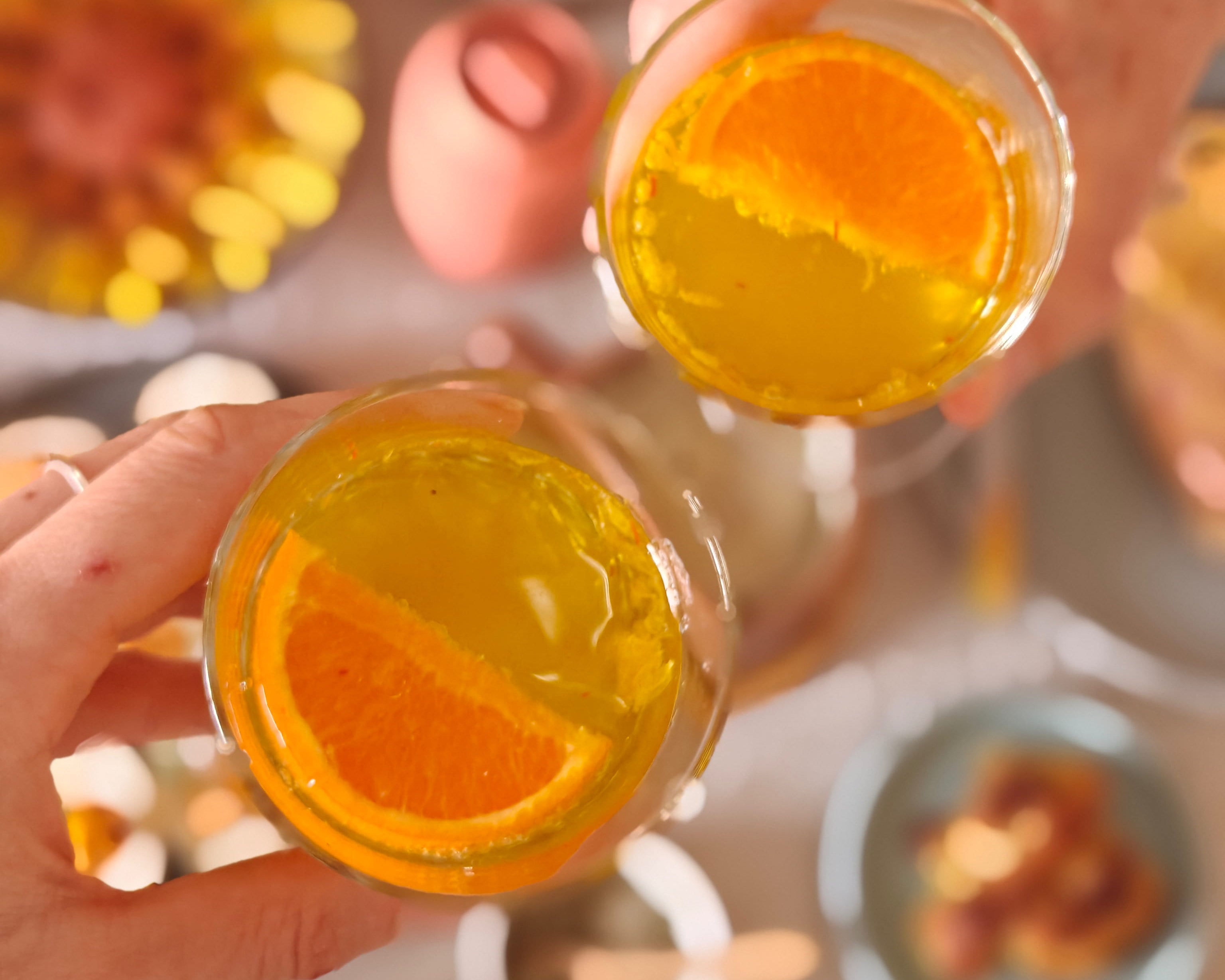 Saffraan-sinaasappel limonade