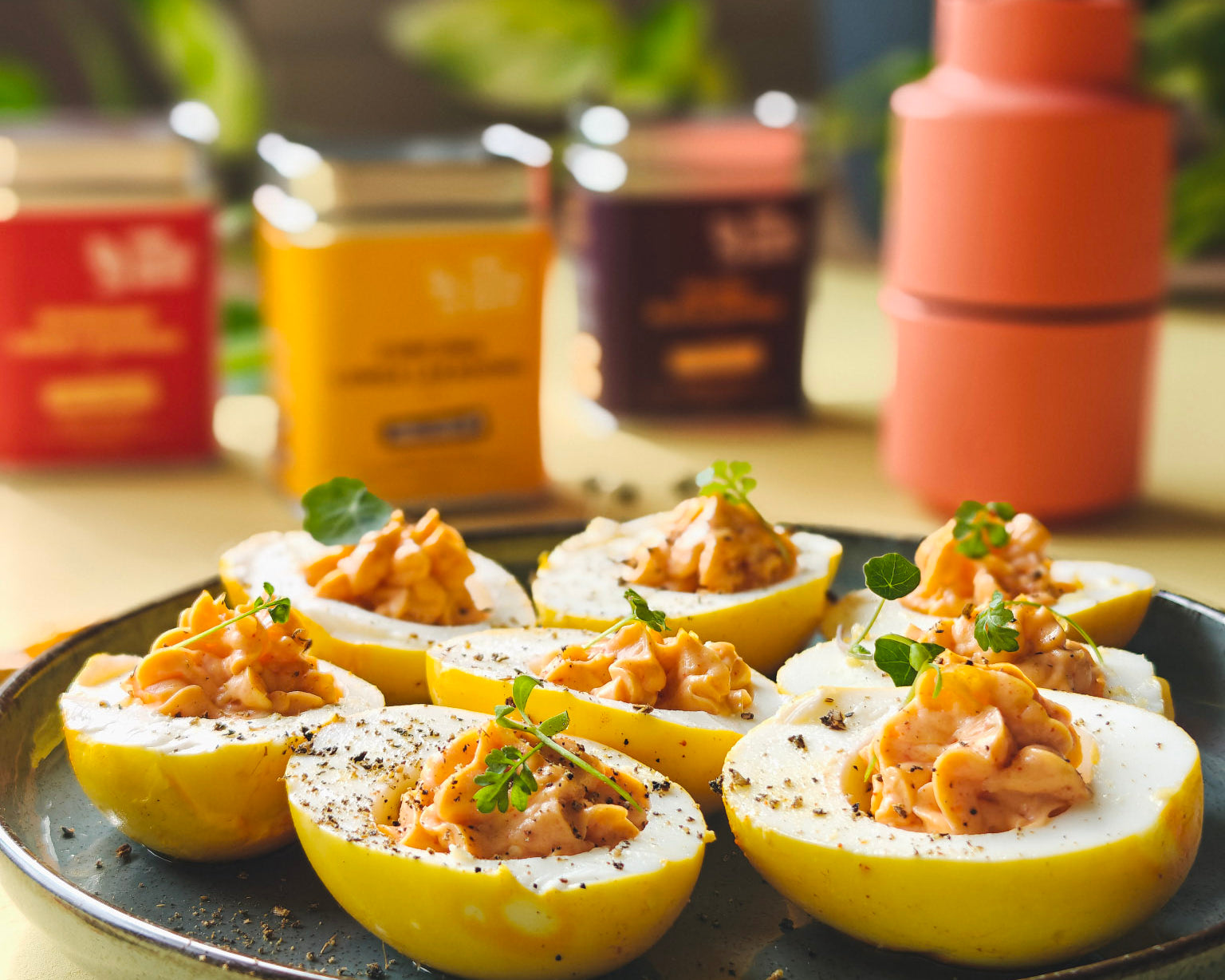 Gevulde kurkuma eieren