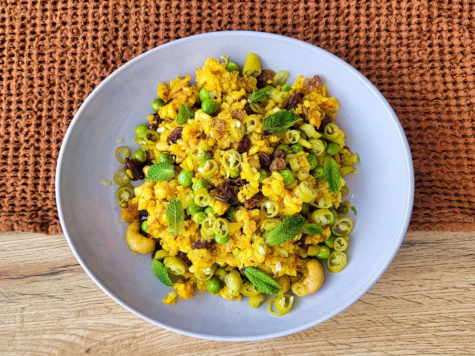 Fruitige rijst met kurkuma & doperwtjes