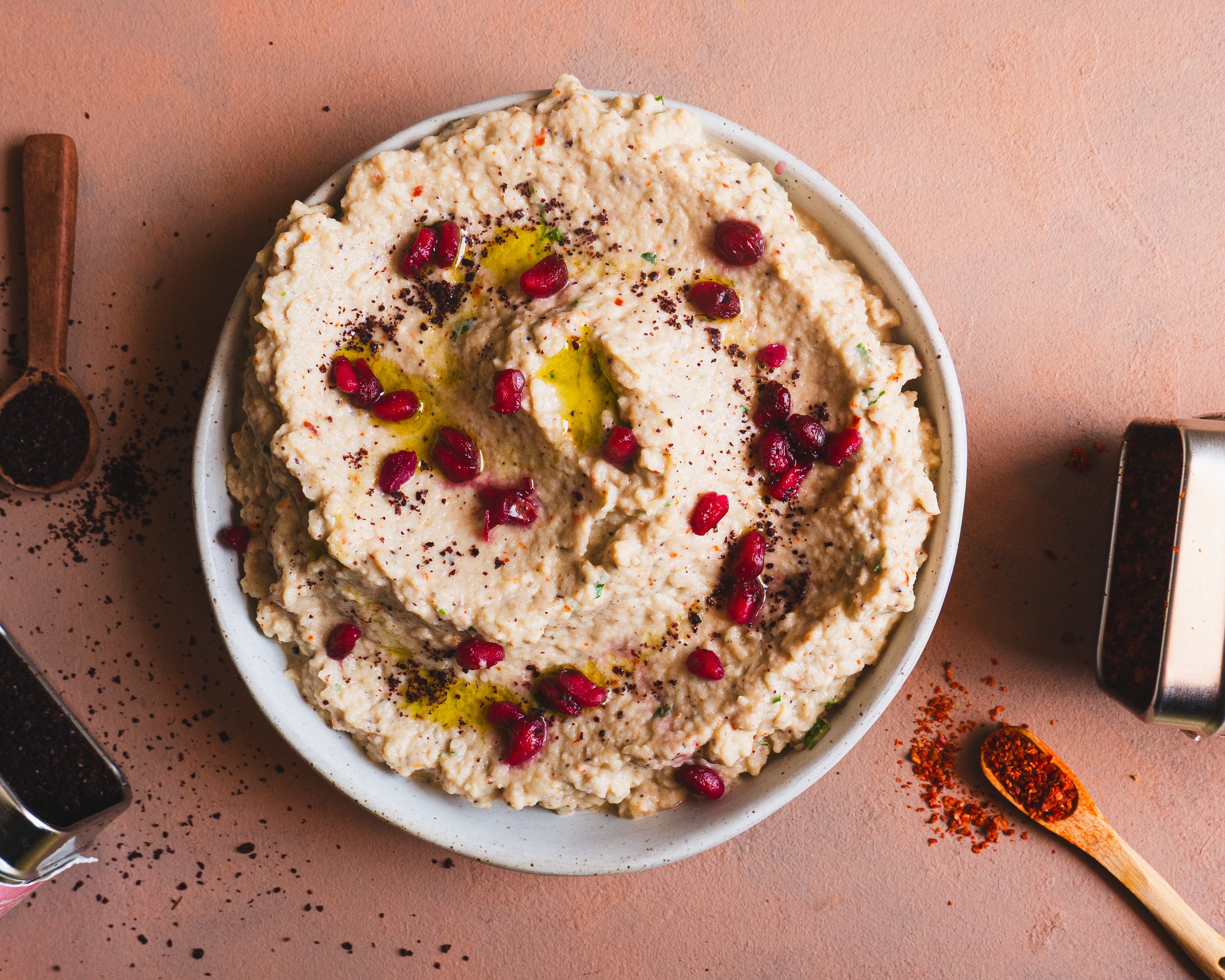 Baba Ganoush met sumak en granaatappelpitjes