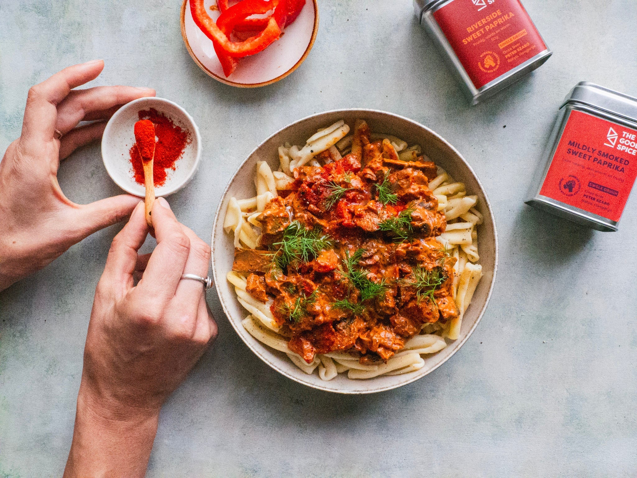 Vegetarische stroganoff saus
