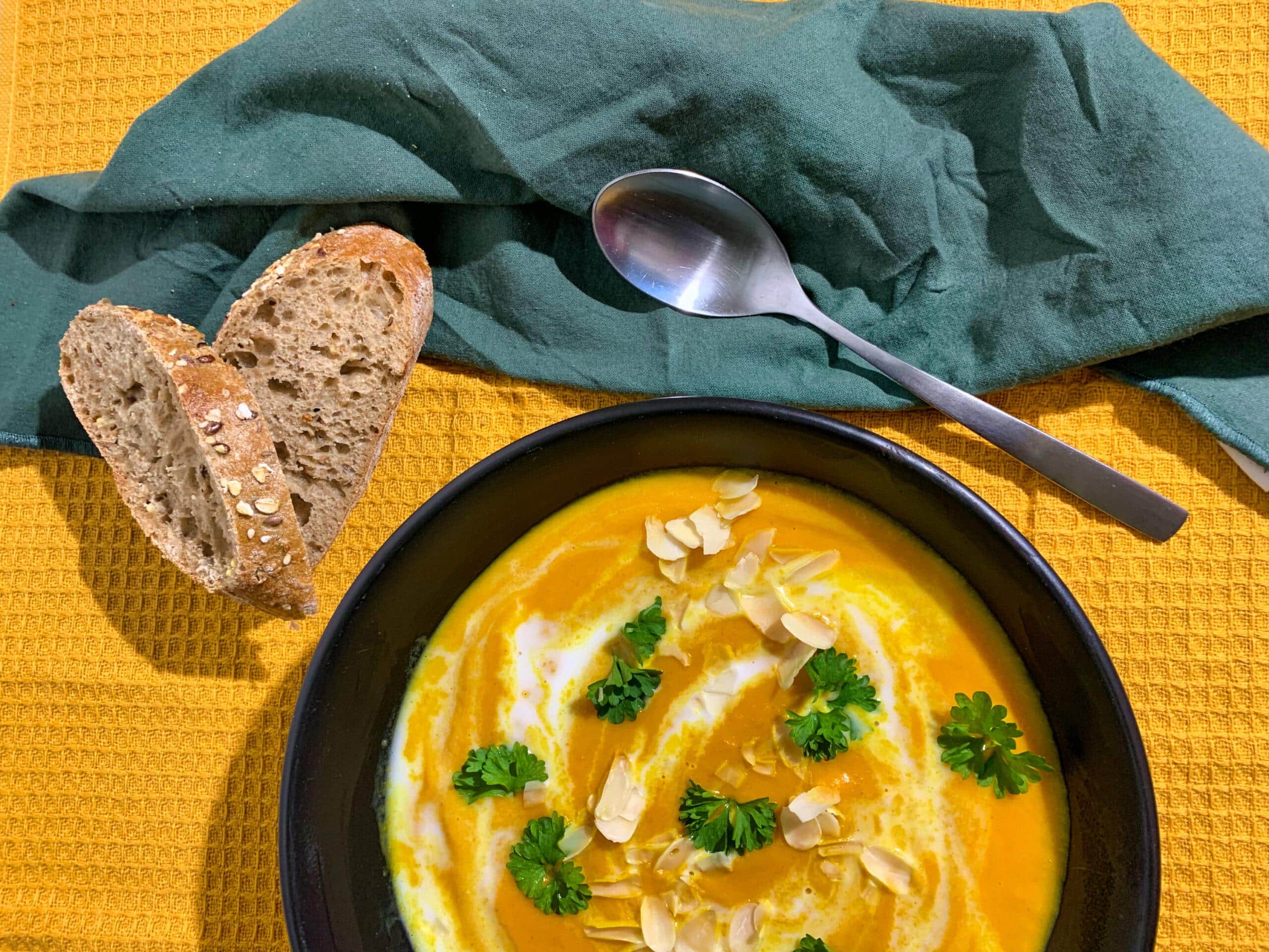 Wortelsoep met gember en kurkuma