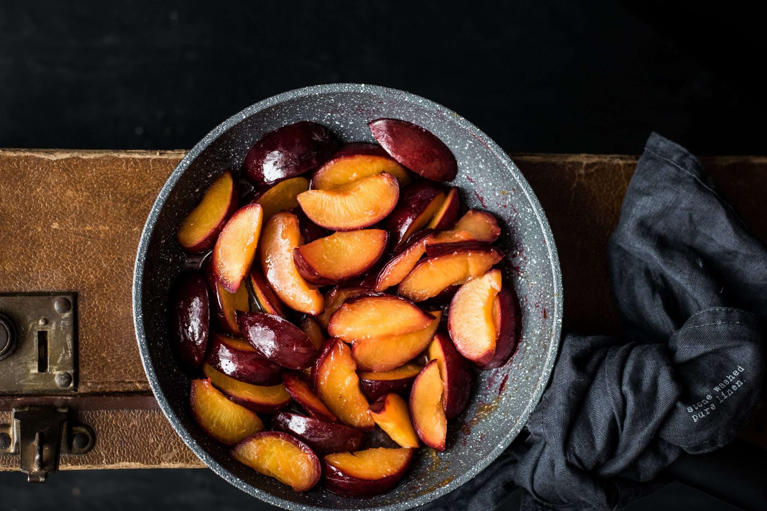 Zoetzure pruimensaus