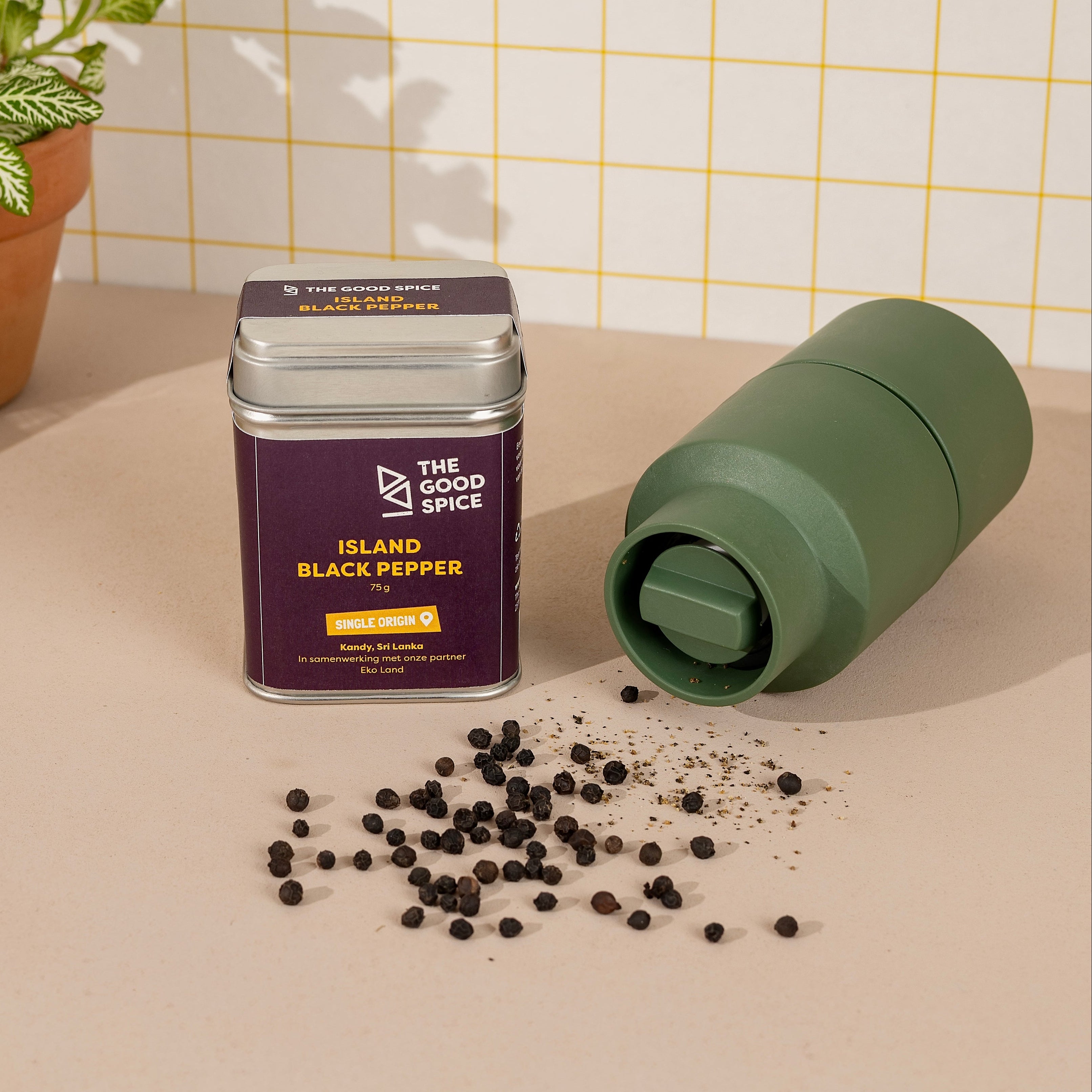 Island Black Pepper met pepermolen