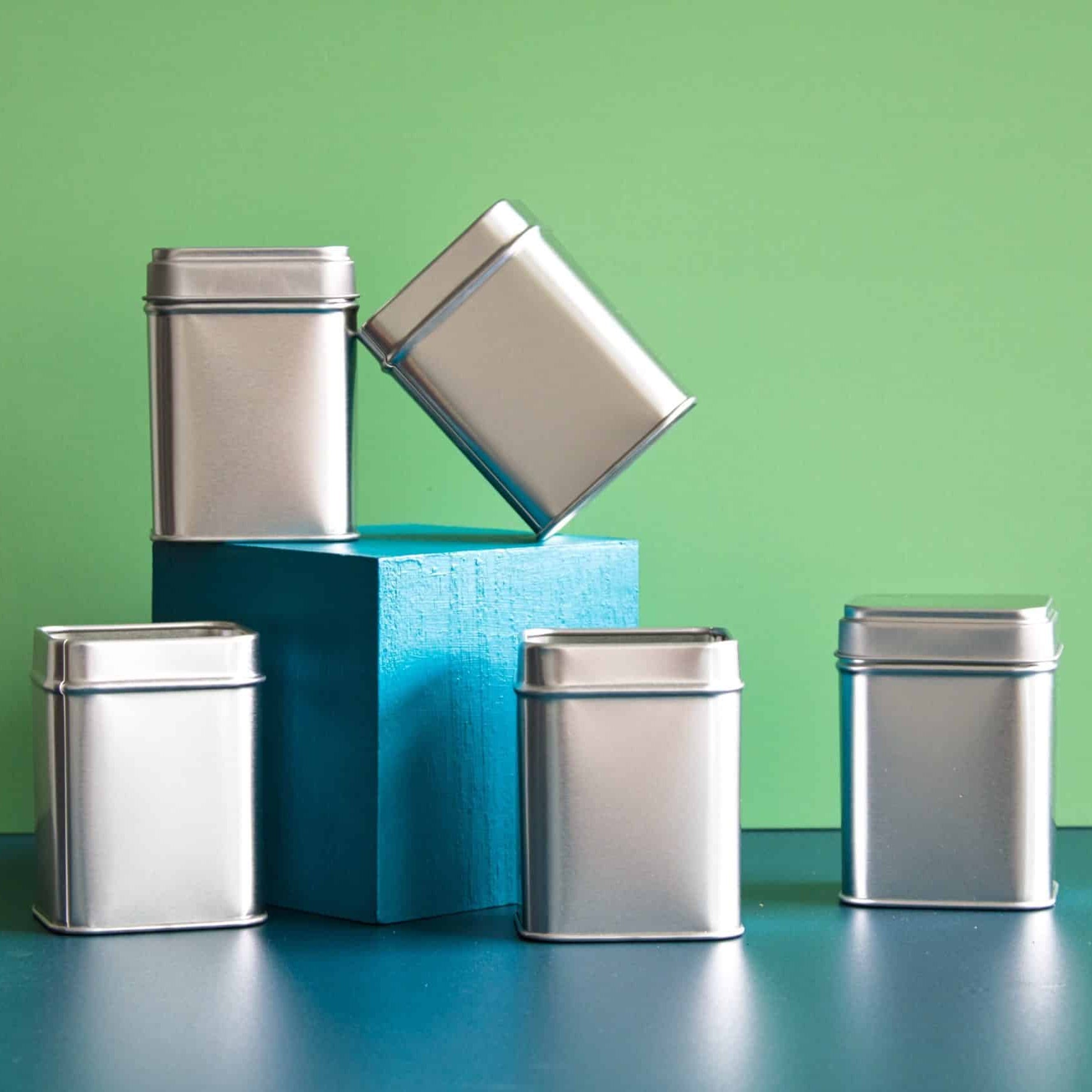 Leeg specerijenblikje