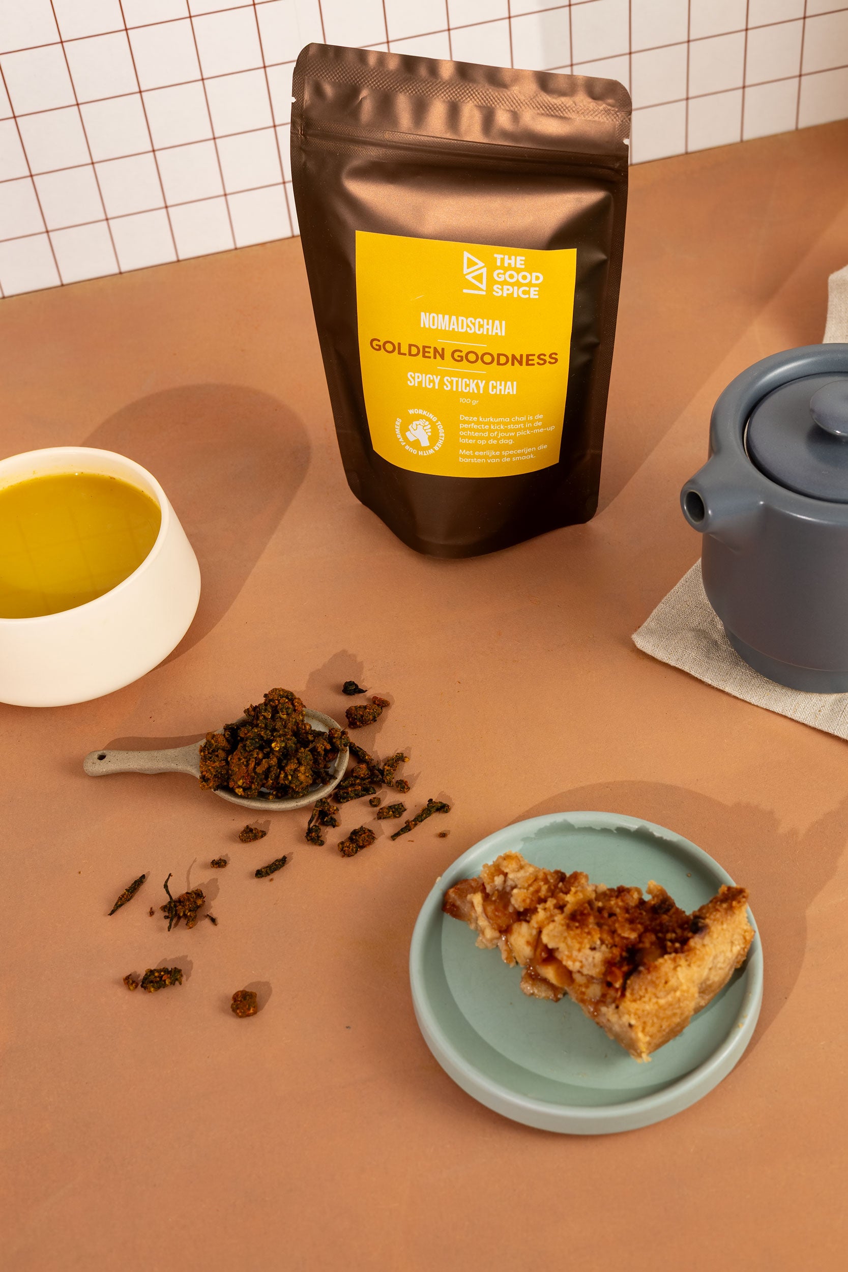 Sticky spicy kurkuma chai | Golden Goodness